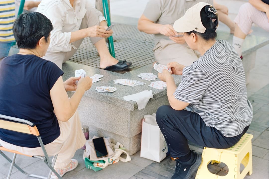 深市公司半年报全景扫描：营收超10万亿元 战新产业公司增势强劲